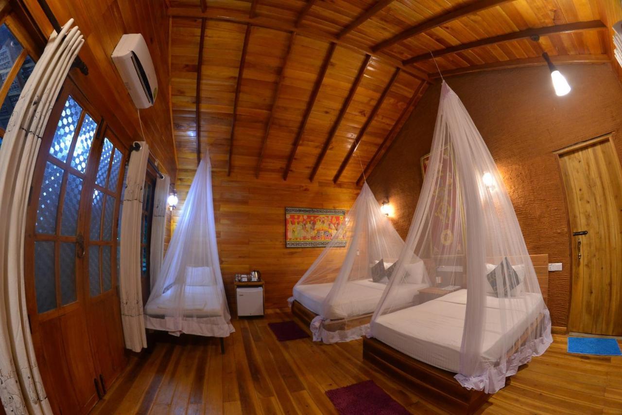 Tree House Mutu Village منتجع هاباران